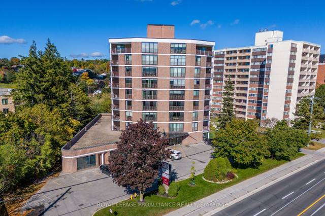 2 Bathrooms 2 Bedrooms Clonsilla Ave & The Parkway in Condos for Sale in Peterborough