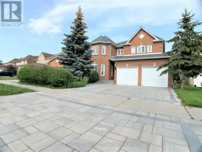 153 YORKLAND STREET Richmond Hill (Devonsleigh), Ontario