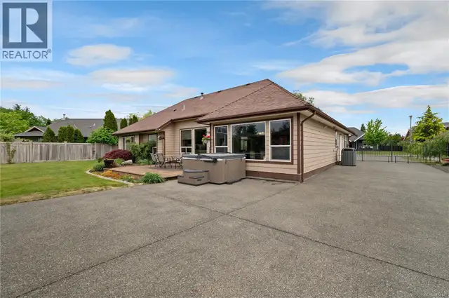 2185 Forest Grove Dr Campbell River, British Columbia in Houses for Sale in Campbell River - Image 6