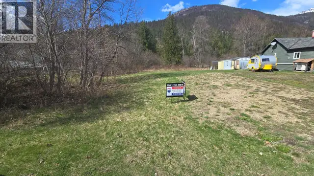 519 Main Street Lot# 9 & 10 Slocan, British Columbia in Land for Sale in Nelson - Image 5