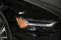 Traction intégrale Audi quattro / Black optics / Sieges massages en cuir Valcona / Apple Carplay + A... (image 2)