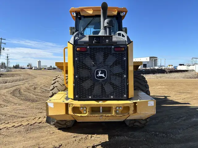 2019 DEERE 544L in Heavy Equipment in Lethbridge - Image 9