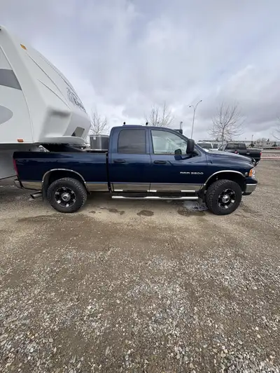 2004 Dodge Ram 2500HD SLT Quad Cab 4x4 5.9L Cummins Diesel 131,000kms 1 Owner, Stored Inside Mint Co...