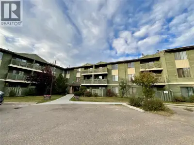 ELEVATE YOUR LIVING EXPERIENCE! Nestled on the top floor, this 2 bedroom corner unit boasts an abund...