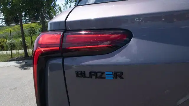 2024 Chevrolet Blazer EV eAWD RS in Cars & Trucks in Edmonton - Image 8