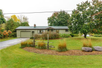 Charming 3 bedroom bungalow with the property to match! Ottawa Ottawa / Gatineau Area Preview