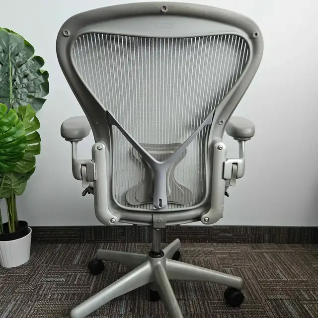 Herman Miller aeron b fully loaded free delivery office chair in Chairs & Recliners in City of Toronto - Image 5