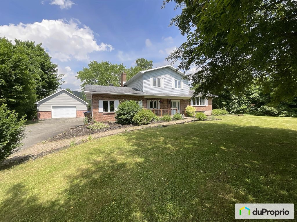 $784,000 - Split Level for sale in Mont-St-Gregoire — photo 1