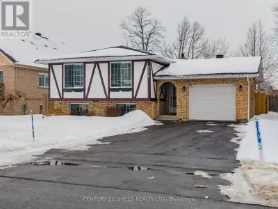 Welcome to this well maintained side split, offering the perfect combination of space, comfort, and...