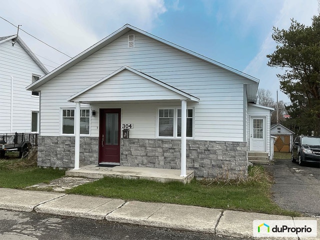 $297,000 - Bungalow for sale in Rimouski (Rimouski) — photo 1