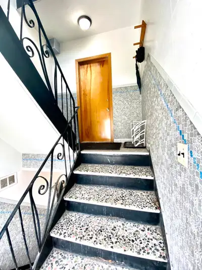 610$ Nice room 1 min walking metro st michel