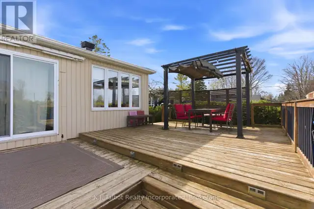 9 RAVINE PARK ROAD N Central Huron (Goderich), Ontario in Houses for Sale in Grand Bend - Image 12