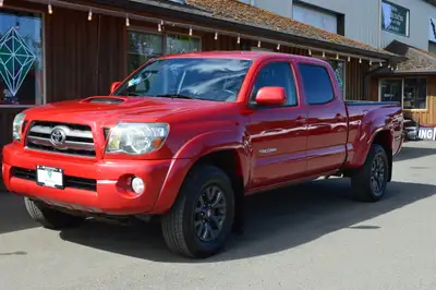 4x4, Well-maintained, No Accidents!!! This Tacoma has been well loved and is ready for more adventur...