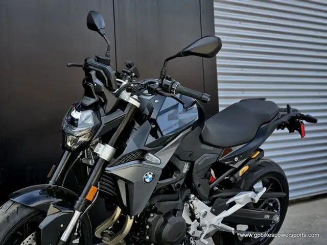 2026 BMW F 900 R Triple Black in Sport Touring in Oshawa / Durham Region - Image 13