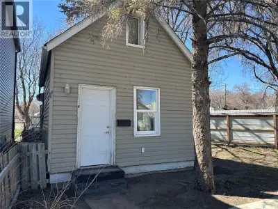 Excellent investment opportunity in the heart of Pleasant Hill! This 1 bedroom, 1 bathroom house is...