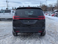 The 2026 Chrysler Pacifica Select offers a blend of style, comfort, and family-friendly technology i... (image 4)