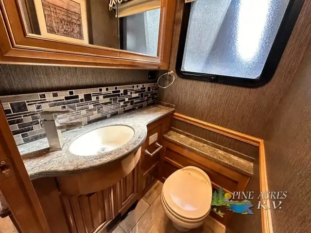 2019 Thor Motor Coach Tuscany 45MX only 020,049 Miles in RVs & Motorhomes in Moncton - Image 40