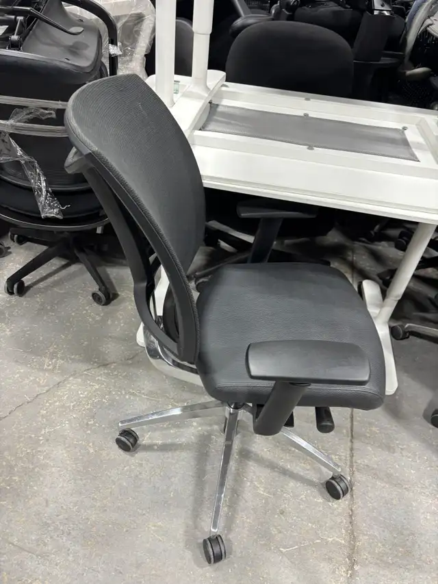Teknion Visio Synchro Tilt Chair-SitOnIt Seating Torsa Chair!62863277651841121