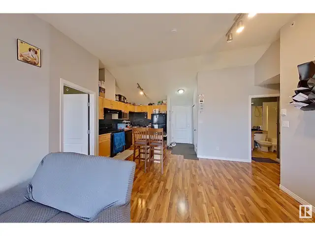 #418 3425 19 ST NW Edmonton, Alberta62864759137794123