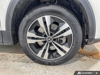 This Mercedes-Benz GLB boasts a Intercooled Turbo Premium Unleaded I-4 2.0 L/121 engine powering thi... (image 9)