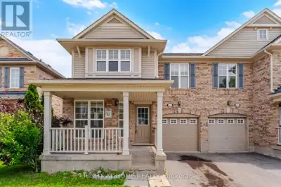 Built by Mattamy Homes, this beautifully 4 bedrooms fully renovated approximately 1,860 sq. ft. home...