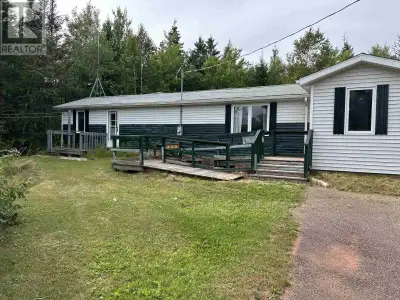 Charming Fixer-Upper Mini Home on 1 Acre in St. Lawrence, PEI Nestled on a peaceful 1-acre lot in sc...