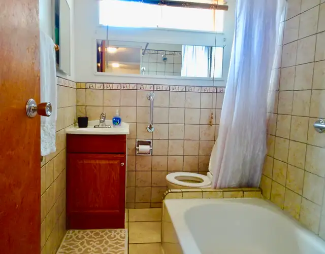 Cozy Suite, Gibsons, Sunshine Coast, View Property in Houses for Sale in Port Hardy / Port McNeill - Image 7