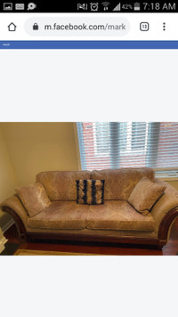 WOOD SOFA SET - GREAT CONDITIONS