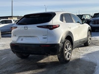 AMVIC Licensed Dealer * Heated Front Seats * Heated Steering Wheel * A Snowflake White Pearl Mazda C... (image 5)