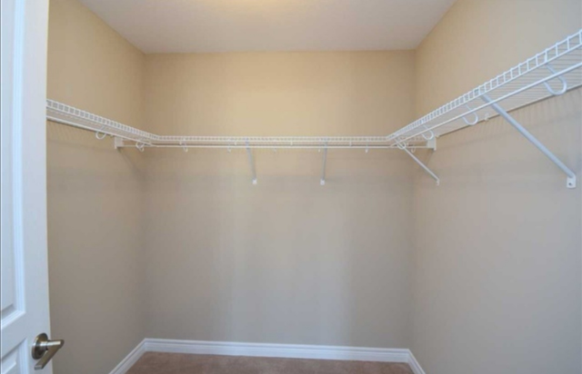 Townhouse for rent in summit park  stoney creek in Long Term Rentals in Hamilton - Image 10