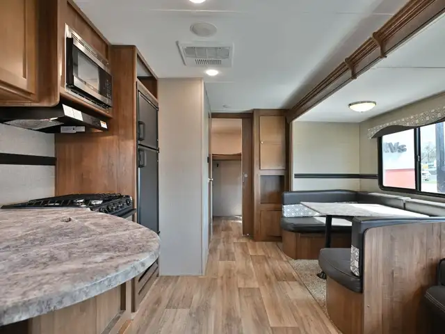 2018 Aspen Trail 29BHS in Travel Trailers & Campers in St. Albert - Image 11