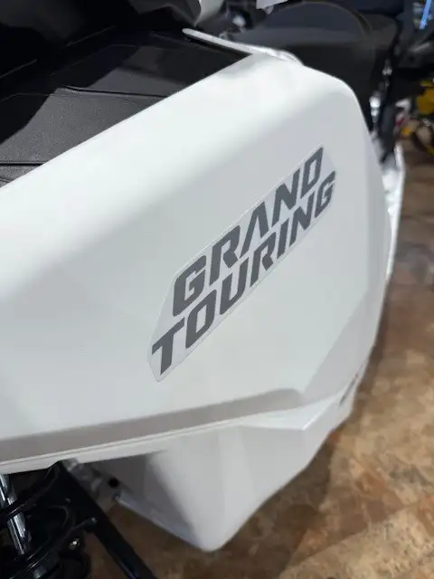 2025 Ski-Doo Grand Touring Electric 0.75" E.S in Snowmobiles in St. Albert - Image 10