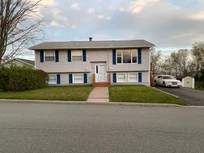 3D PROPERTY MANAGEMENT Bookings: (506) 631-8016 ** Available July 1st ** Beautiful split-level 4 Bed...