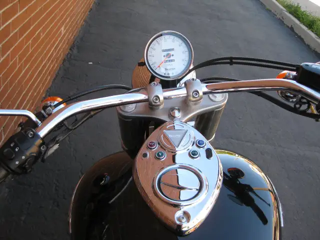 2009 TRIUMPH AMERICA in Street, Cruisers & Choppers in City of Toronto - Image 7