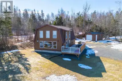 Wonderful cottage or year round home in sought after Tidnish Bridge. This home has had many renovati...