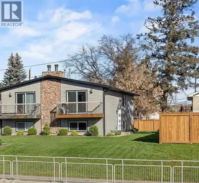 Open house Saturday April 18 from 1:00- 4:00, Check out this "NO CONDO FEE", move-in ready half dupl...