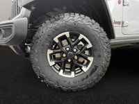 This Jeep Wrangler has a dependable ERC 3.6L Pentastar(TM) VVT V6 engine w/ESS engine powering this... (image 9)