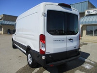 3.7 liter , mid roof, auto ,air ,cruise, tilt ,pw ,pl, am/fm media center radio. work ready, equippe... (image 5)