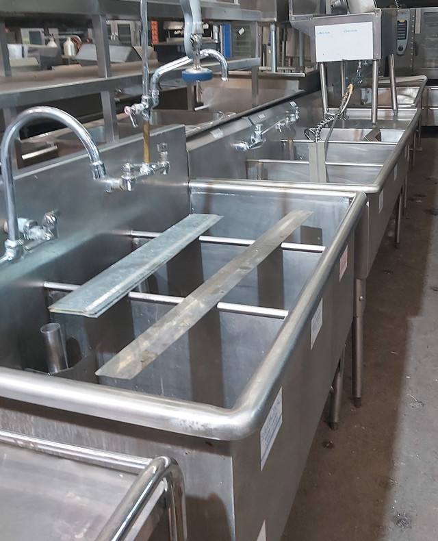 HUSSCO USED Stainless Sinks Restaurant Kitchen Equipment in Industrial Kitchen Supplies in Edmonton