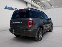 CLEAN CARFAX. CITY SMART - TRAIL TOUGH Take on every road and every off-road trail with confidence i... (image 4)
