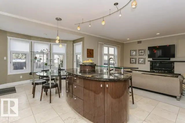 11 WELLINGTON CR NW Edmonton, Alberta in Houses for Sale in Edmonton - Image 22