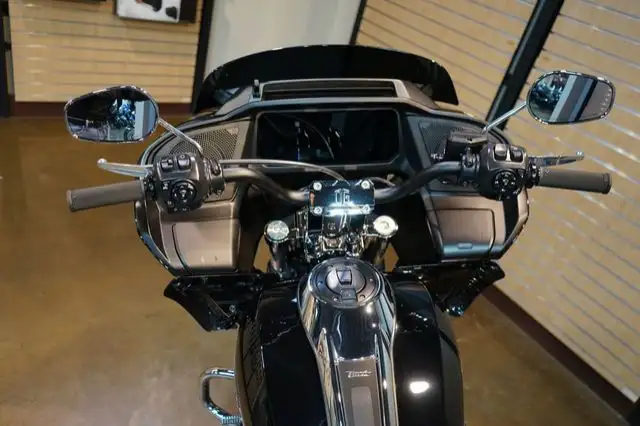 2025 Harley-Davidson FLTRX - Road Glide in Sport Touring in Lethbridge - Image 3