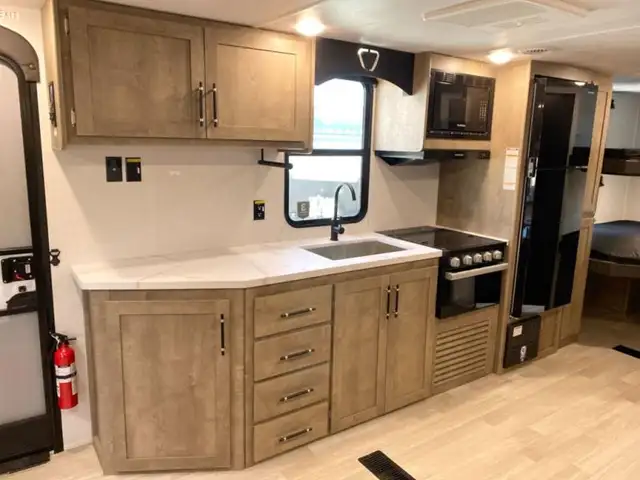 2026 Keystone RV Springdale 2620BHS in Travel Trailers & Campers in Bedford - Image 12