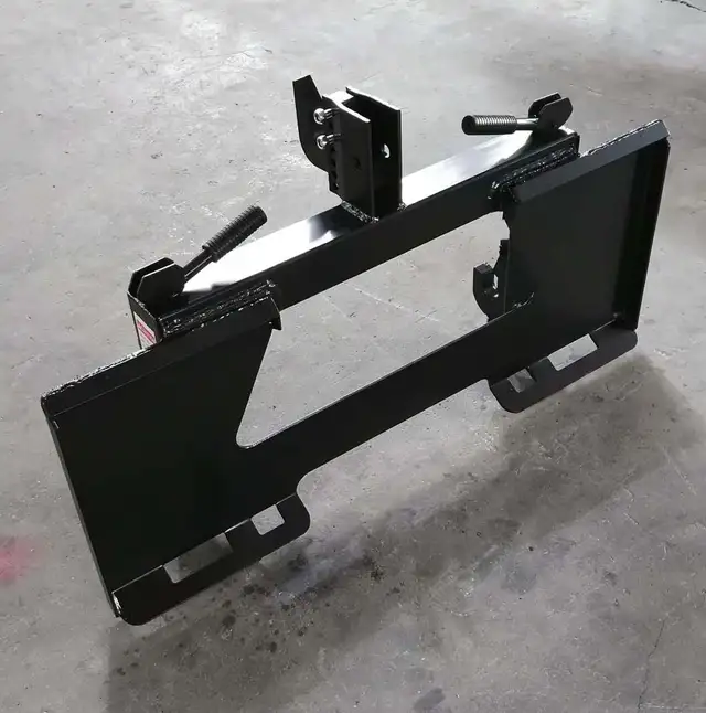 NEW SKID STEER TO 3 POINT ATTACHMENT ADAPTER CAT 1 1124202 in Heavy Equipment Parts & Accessories in Regina - Image 2