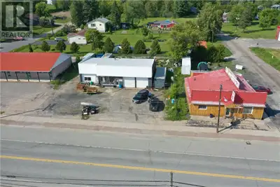 ATTENTION MECHANICS, 2 BAY GARAGE FOR SALE, NEW ROOF 8 YRS OLD, DOUBLE LOT, HWY EXPOSURE, AVAILABLE...