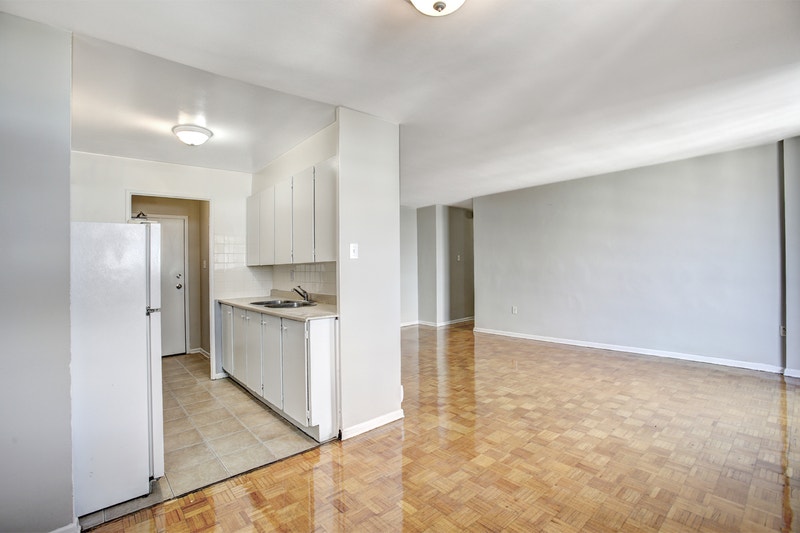 Etobicoke 2 Bedrooms Apartment for Rent 5, 15, 25, 35 Jansusie Long