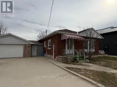 Beautiful, totally renovated main floor of a detached bungalow conveniently located just a very shor...