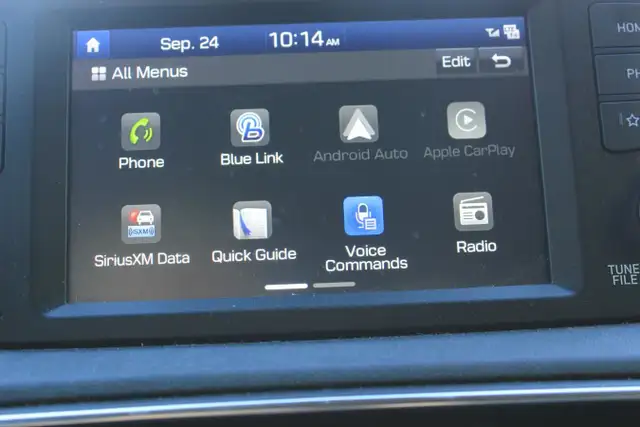 2019 Hyundai Santa Fe 2.0T Preferred AWD w/Dark Chrome Accent fo in Cars & Trucks in Comox / Courtenay / Cumberland - Image 26