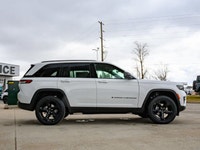 Welcome to 400 Chrysler Dodge Jeep Ram. The 2025 Jeep Grand Cherokee is a brand new midsize SUV that... (image 8)