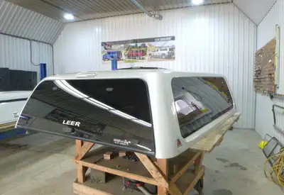 Chevrolet Silverado 2007 - 2013 Chevrolet Silverado 2500/3500 HD 6'6 CREW Cab Silver Birch Leer 100X...